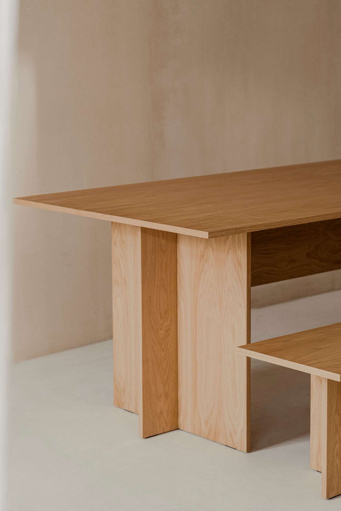 Project Matching Contract Furniture Rectangular Wooden Table, E0-grade Multilayer Board with Wood Veneer