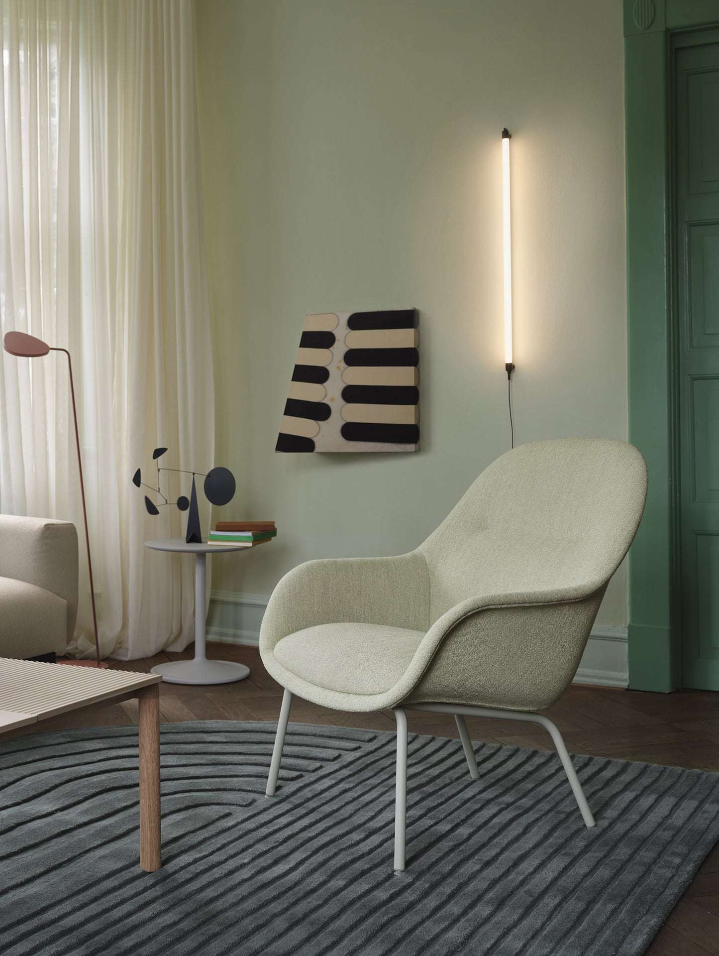 Fiber Lounge Armchair - Tube Base